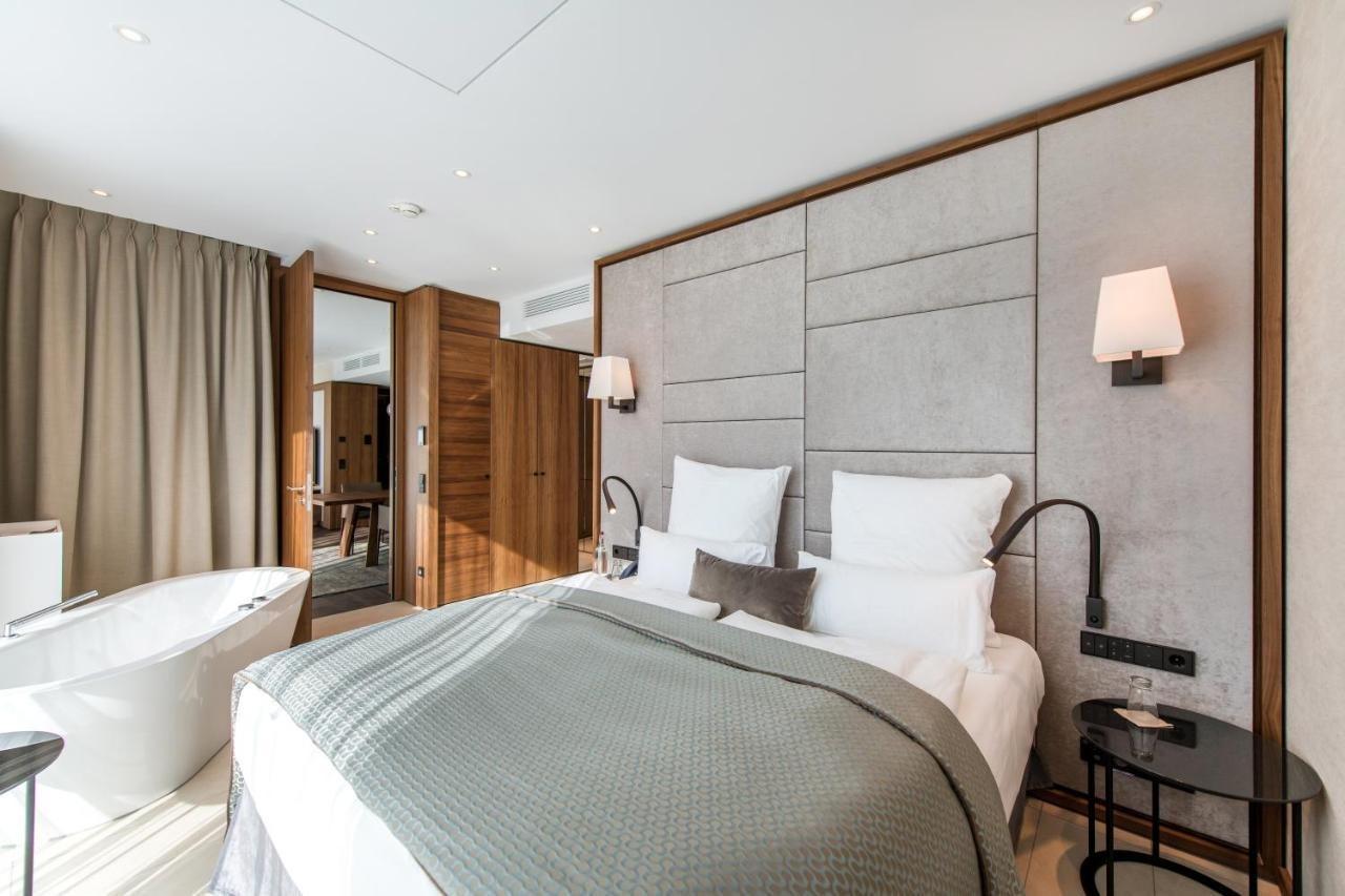 Отель Faehrhaus Koblenz Экстерьер фото A bedroom at the hotel