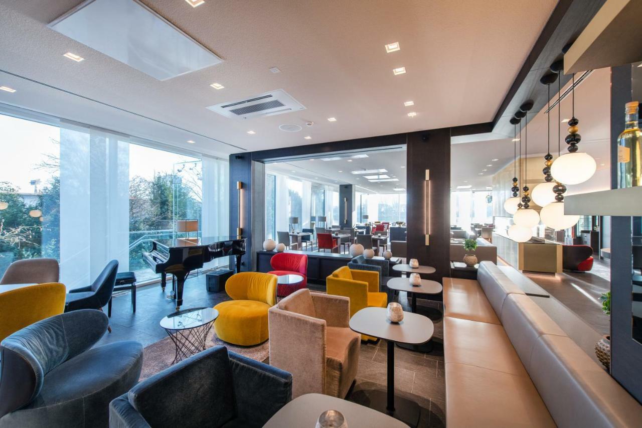 Отель Faehrhaus Koblenz Экстерьер фото The lounge at London Heathrow Airport